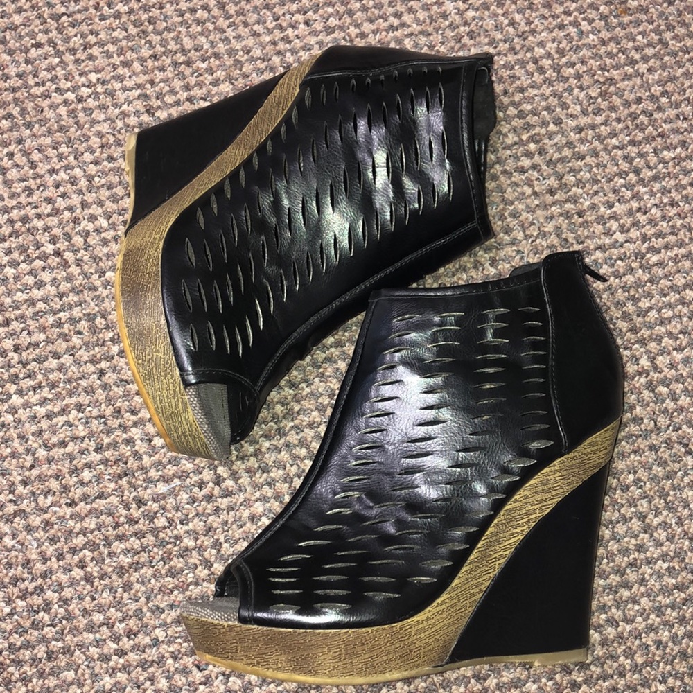 BUCCO LEATHER WEDGE PEEP TOE BOOTIES SHOES 7.5M